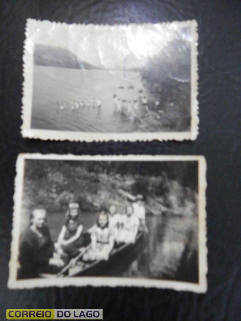 Foto 01 Rio Paraná. Grupos de pessoas refrescando na barranca do Rio. Foto 02 pessoas passeando de canoa no Rio São Francisco. Década de 1950