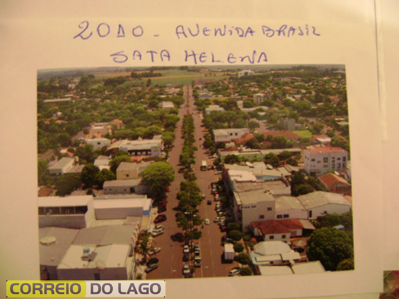 Avenida Brasil, ano 2010 e compare com a foto anterior. 