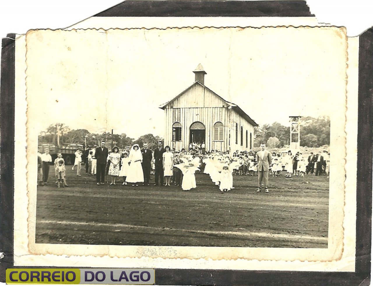 1ª Igreja Católica de SH. Local Praça Antônio Thomé. Destruída por um vendaval em 1964. Serviu de escola. Local que José Carvalho da Silva estudou a 1ª Série em 1958.