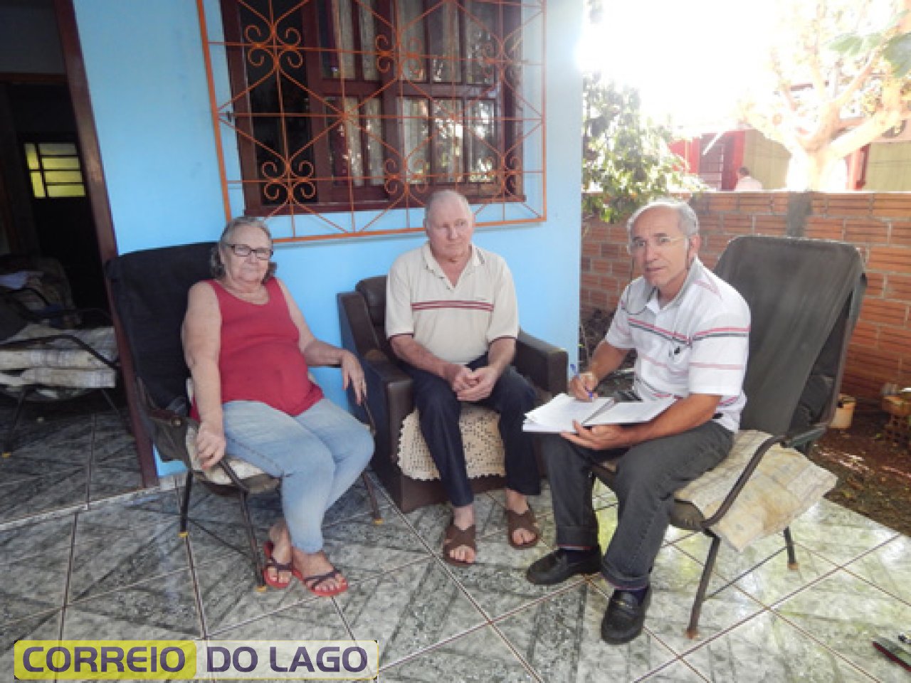 Casal Veleda, Bronildo Bender e o Professor João Rosa Correia. Foto 27/04/2015.