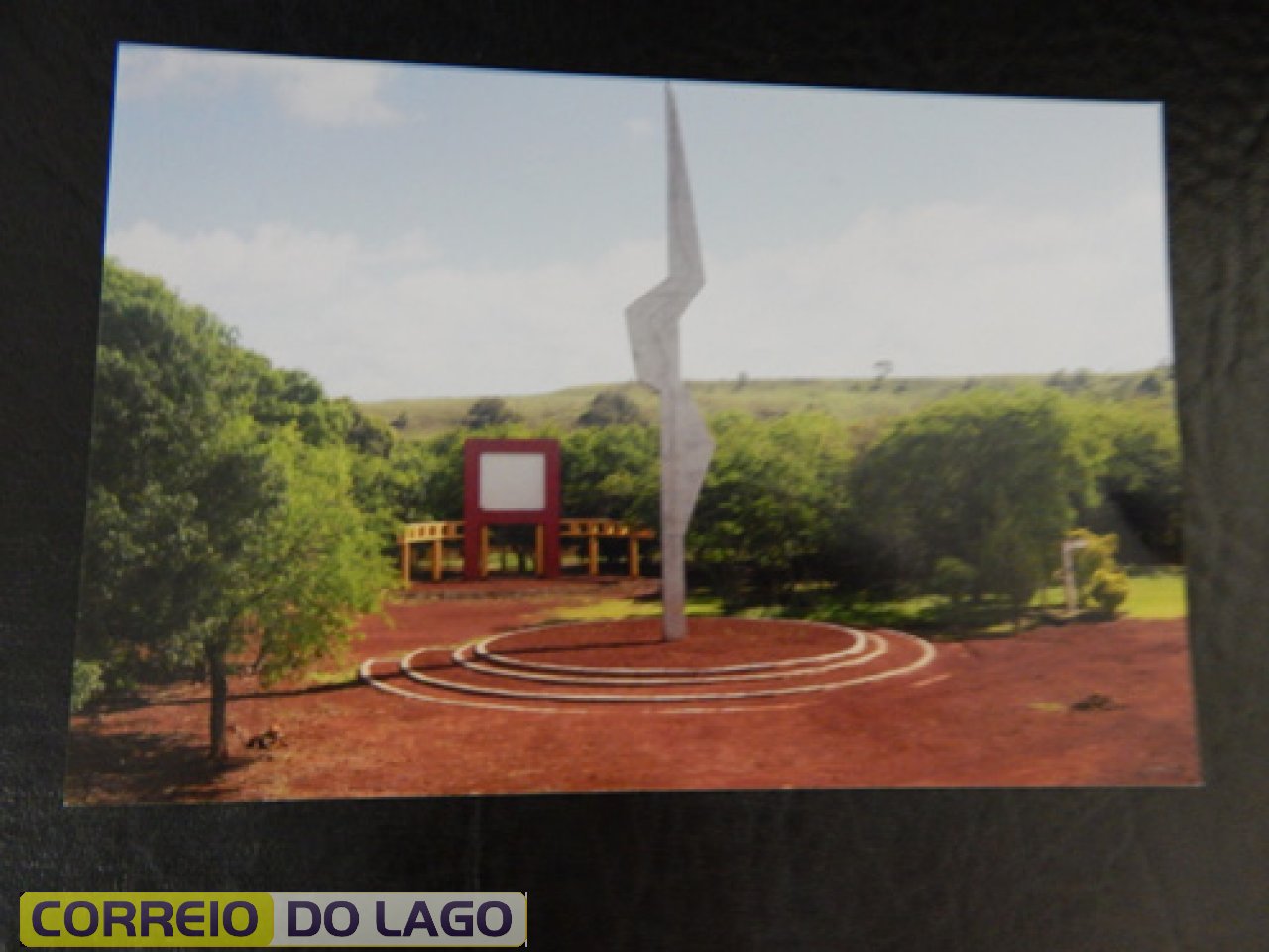 Monumento em homenagem a Luis Carlos Prestes. Região da Ponte Queimada. Construído na década de 1990. 