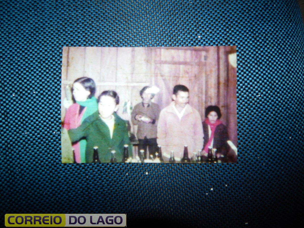 Festa de Casamento de Alzira e Lázaro. O Sr. da frente é Alcides R. Correia e a sua direita Maria Apª Correia. Vera Cruz do Oeste, 1974.