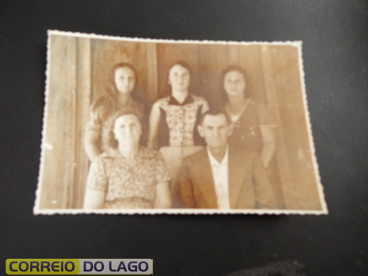 Em pé, equerda - Veleda, e as irmãs Iris e Lorena Fritrsh.  Seus pais -  Heleonora Kisch Fritrsh e Henrique Júlio Fritrsh. Início da década de 1960.