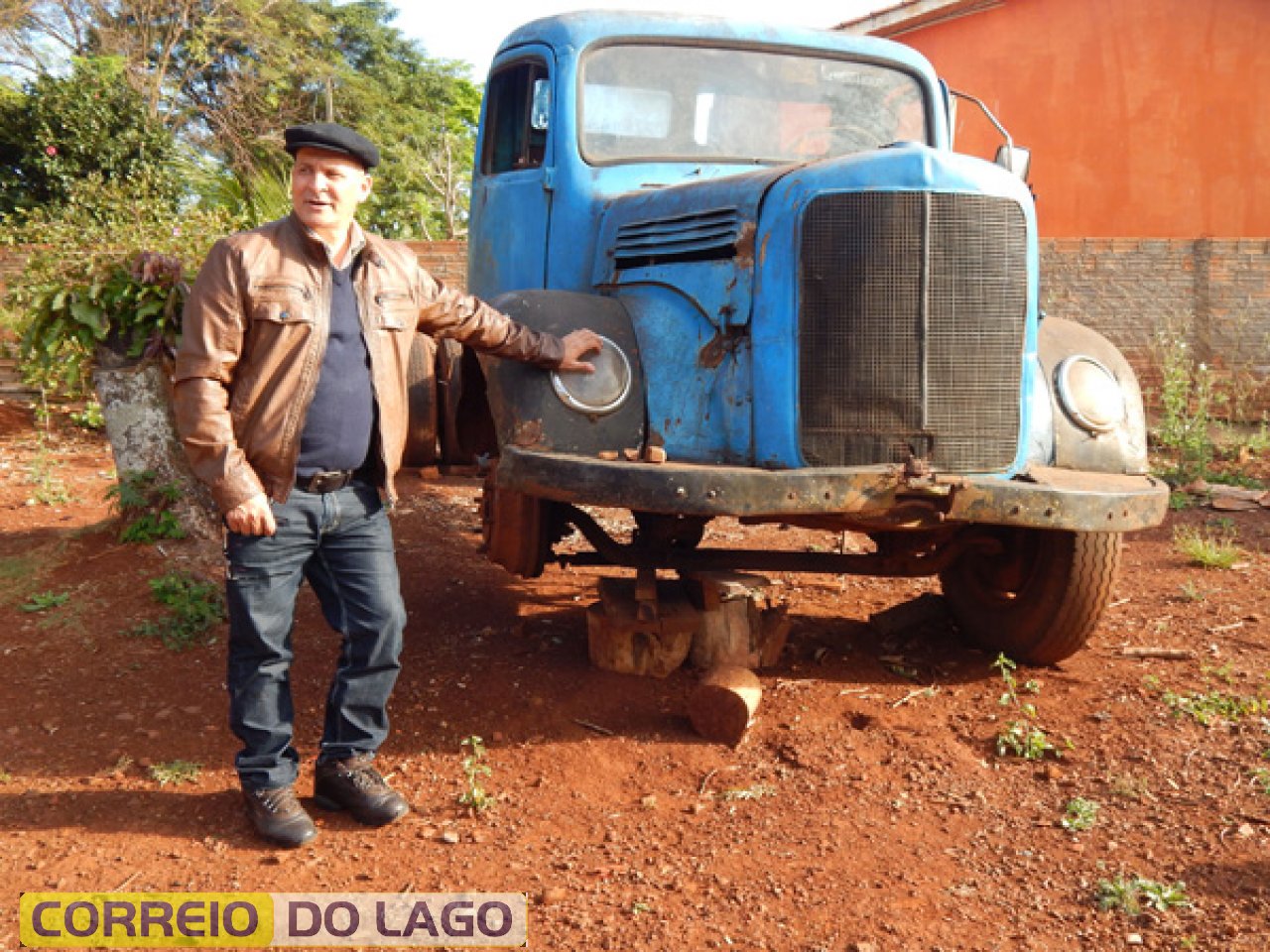 Prof. Célio Pinto e o caminhão toreiro. Ano 1957