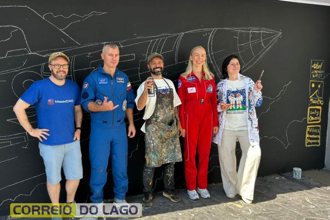 Colégio do Paraná recebe visita de cosmonautas russos em ação que une ciência e filantropia
Foto: NRE Foz do Iguaçu/Seed-PR