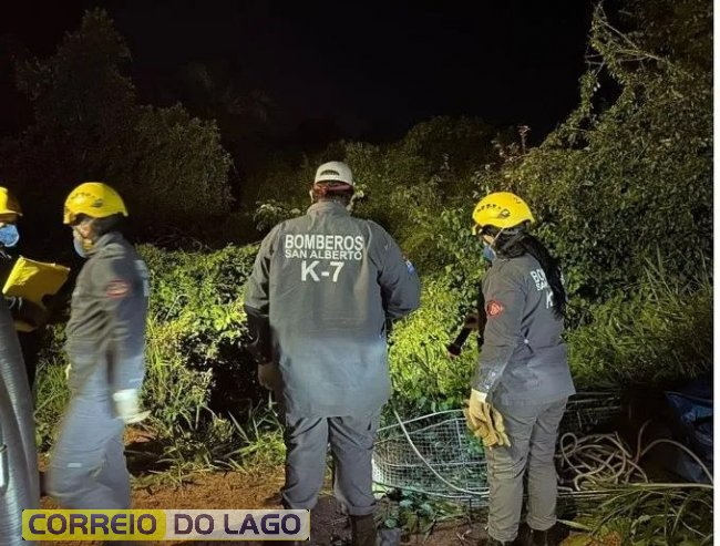 Corpo sendo recolhido (foto: Bombeiros K7 San Alberto