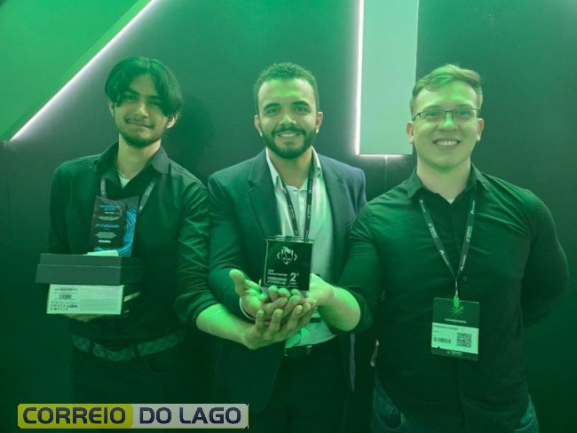 Esquerda para direita - Analistas do departamento de Tecnologia do Sicoob: Cláudio Junior Rodrigues Ferreira, Flávio de Lima Ferreira e Luiz Fernando Parizzi