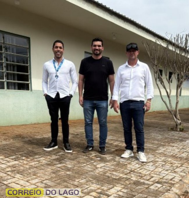 Da direta para esquerda, Cleodir Pancera, empresário
Vereador Júnior Lima,  Alexandre Portugal DTB Brasil